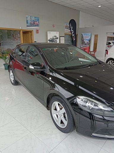 VOLVO V40 AÑO 2017 178.277 KM
11.600€